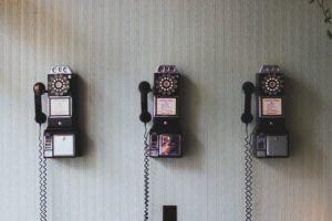 Schule telefonisch wieder unter bekannter Nummer erreichbar