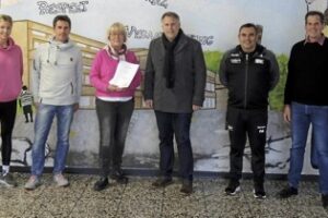 Europaschule kooperiert erfolgreich mit dem Tennisclub Weiß-Blau und den HTV-Handballern